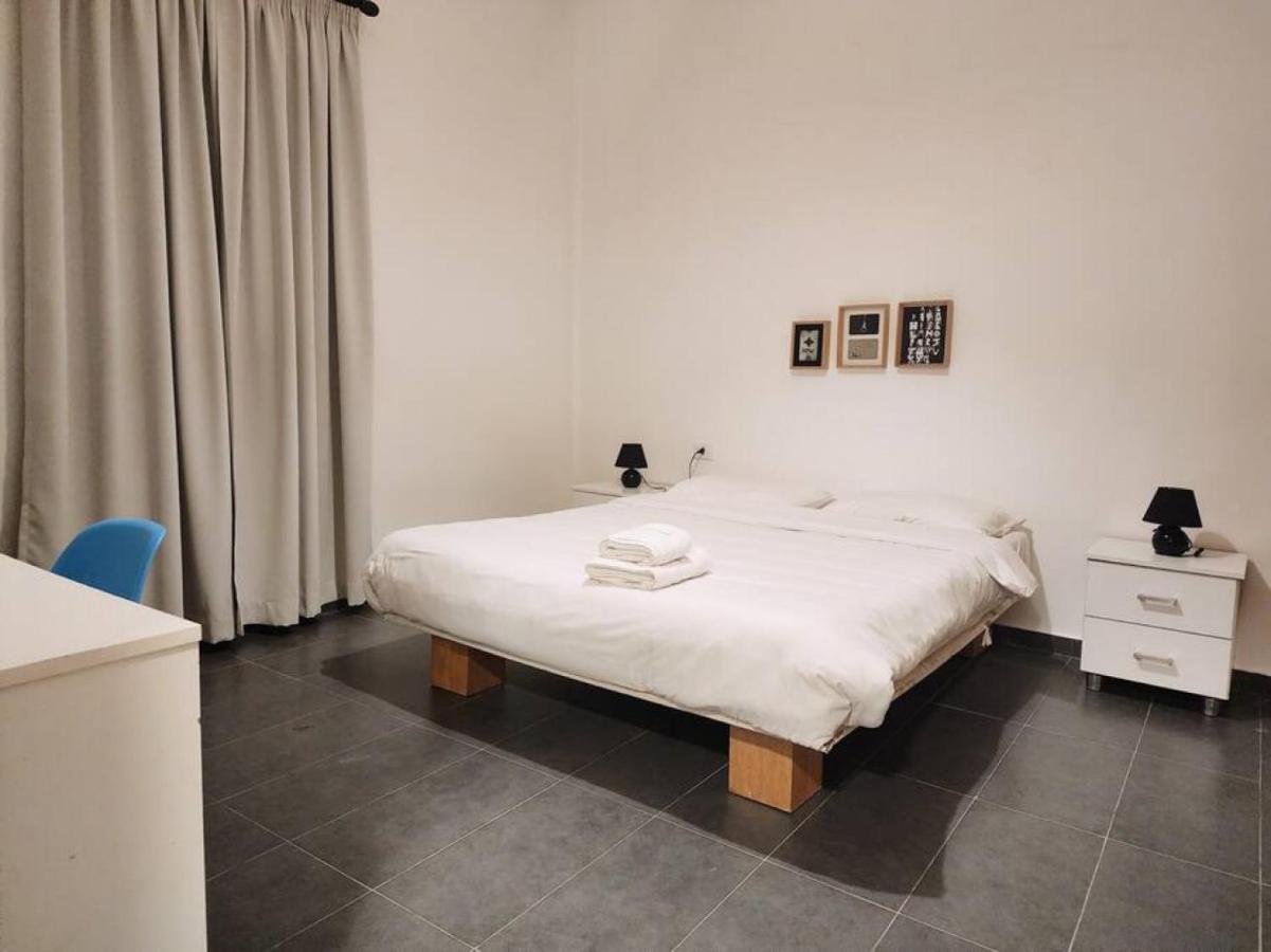 Railway House 1br With Front Yard, 24 Power