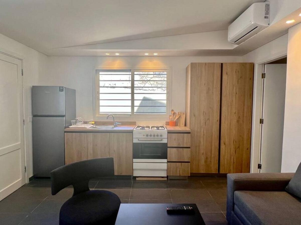 Railway House 1br With Front Yard, 24 Power *